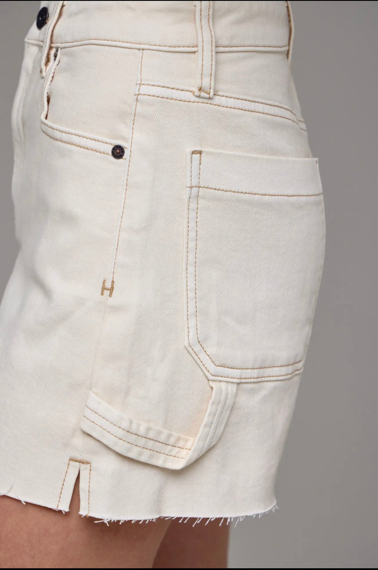 Cream Carpenter Short