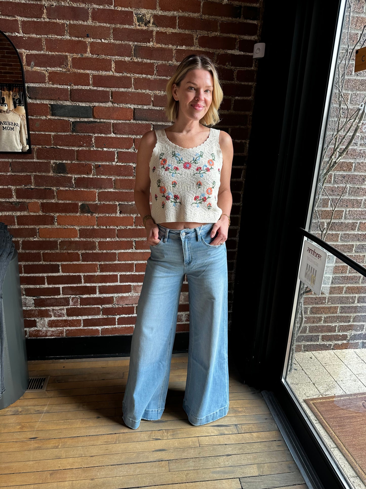 Sleeveless Floral Crochet Top